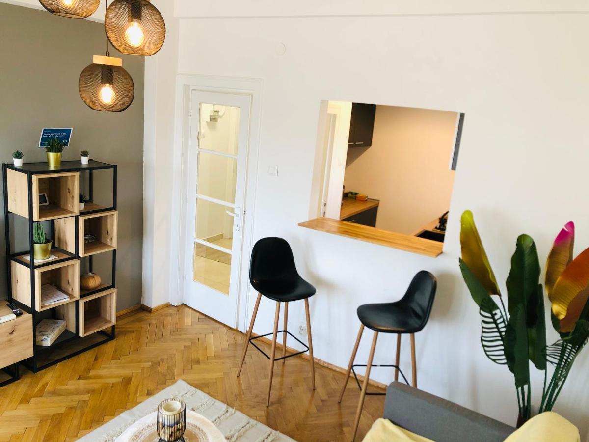Lovely Studio Bukares Bagian luar foto
